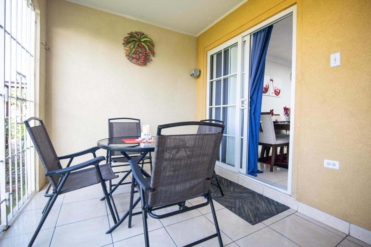 The Oasis I, Portmore Country Club Zewnętrze zdjęcie